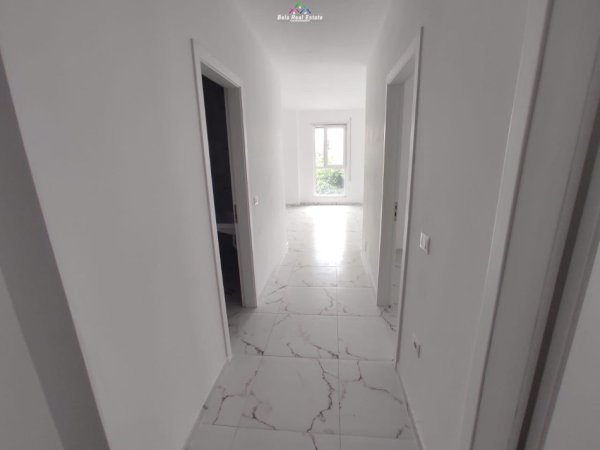 Tirane, jepet me qera dyqan Kati 2, 100 m² 600 € (donbosko)