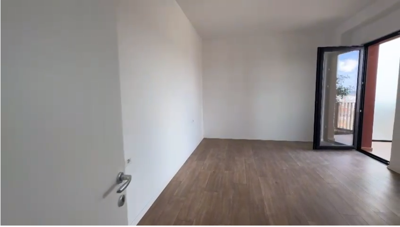 Tirane, jepet me qera zyre Kati 12, 126 m² 850 € (21 Dhjetori)