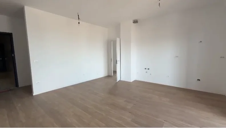 Tirane, jepet me qera zyre Kati 12, 126 m² 850 € (21 Dhjetori)