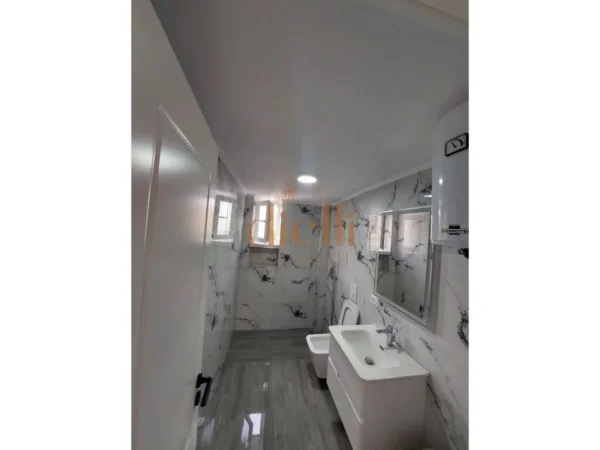 Tirane, shitet apartament 2+1 Kati 3, 68 m² 128.000 €