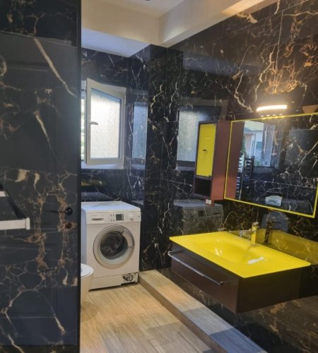 Tirane, jepet me qera apartament 2+1 Kati 3, 100 m² 600 € (Qytet Studenti)