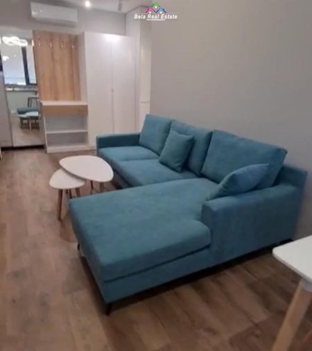 Tirane, jepet me qera apartament 1+1+Ballkon Kati 3, 70 m² 460 € (fusha e aviacionit)
