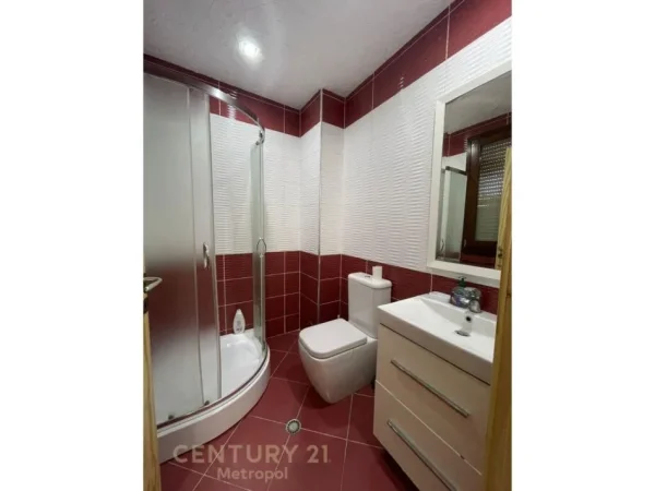 Tirane, jepet me qera apartament 2+1 Kati 2, 105 m² 700 € (KOPSHTI BOTANIK)