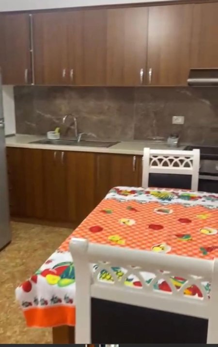 Tirane, jepet me qera garsonier Kati 3, 35 m² 200 € (Shkoze)
