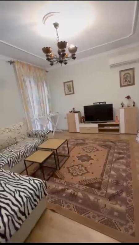 Tirane, jepet me qera Vile 1+1 Kati 1, 65 m² 350 € (rruga e elbasanit)