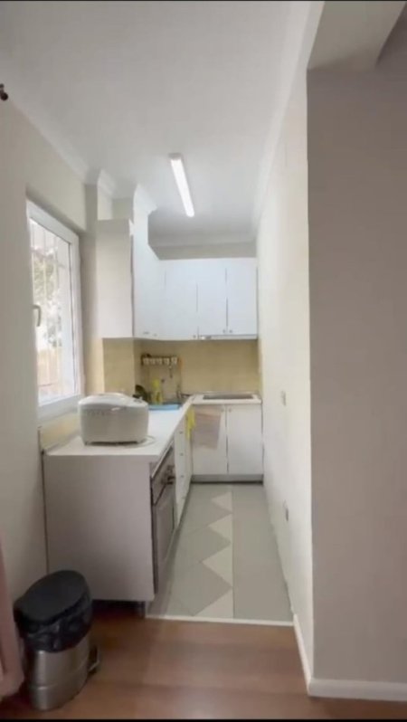 Tirane, jepet me qera Vile 1+1 Kati 1, 65 m² 350 € (rruga e elbasanit)