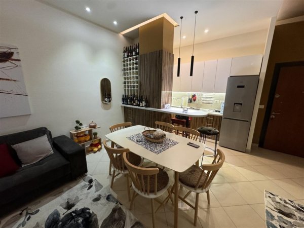 Tirane, jepet me qera apartament 1+1 Kati 1, 69 m² 600 € (Bill Klinton)