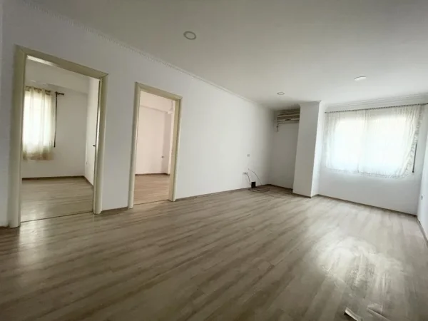 Tirane, jepet me qera apartament 2+1+Ballkon Kati 3, 70 m² 330 € (Teodor Keko)