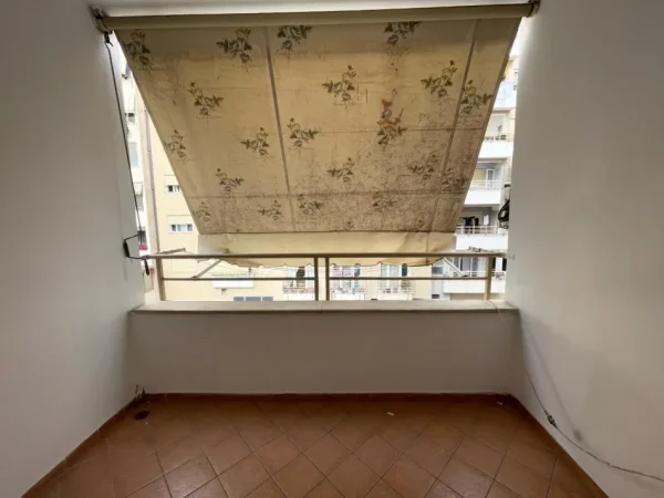 Tirane, jepet me qera apartament 2+1+Ballkon Kati 3, 70 m² 330 € (Teodor Keko)