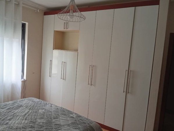 Tirane, jepet me qera apartament 2+1+Ballkon Kati 7, 85 m² 450 € (Teodor Keko)