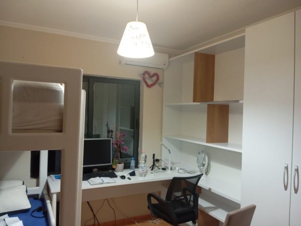 Tirane, jepet me qera apartament 2+1+Ballkon Kati 7, 85 m² 450 € (Teodor Keko)