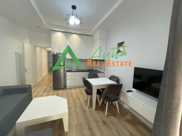 Tirane, jepet me qera apartament 1+1+Ballkon Kati 1, 60 m² (Kodra e Diellit)