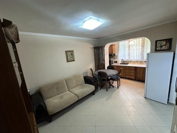 Tirane, jepet me qera apartament 1+1 Kati 1, 65 m² 400 € (Mine Peza)