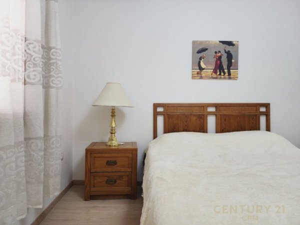 Shqiperi, jepet me qera apartament 2+1 Kati 1, 130 m² 800 € (Rruga Herman Gmeiner Tiranë,Shqipëria)