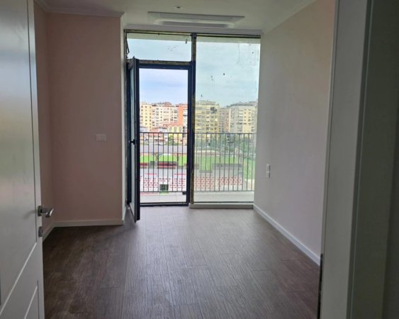 Shqiperi, jepet me qera zyre Kati 6, 136 m² 1.300 € (Liqeni Artficial)