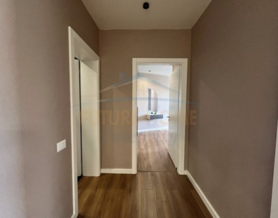 Tirane, shitet apartament 2+1+2 Kati 3, 126 m² 152.000 € (Rruga Kastriotët pranë Casa italias)