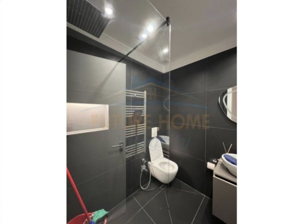 Tirane, shitet apartament 2+1+2 Kati 3, 126 m² 152.000 € (Rruga Kastriotët pranë Casa italias)