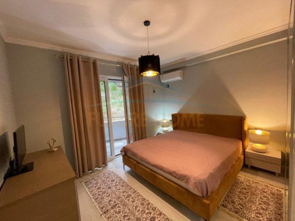 Tirane, shitet apartament 2+1+Ballkon Kati 3, 105 m² 158,000€ (Kopshti Botanik)