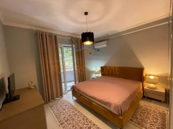 Tirane, shitet apartament 2+1+Ballkon Kati 3, 105 m² 158,000€ (Kopshti Botanik)