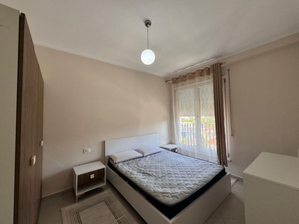 Tirane, jepet me qera apartament 1+1 Kati 2, 69 m² 500 € (Komuna E Parisit)
