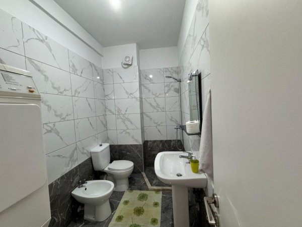 Tirane, jepet me qera apartament 1+1 Kati 2, 69 m² 500 € (Komuna E Parisit)
