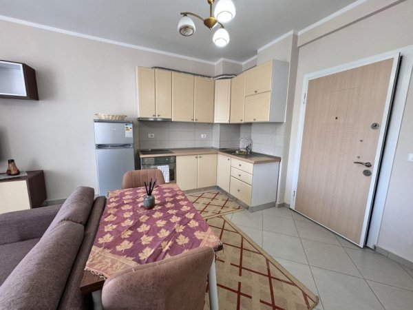 Tirane, jepet me qera apartament 1+1 Kati 2, 69 m² 500 € (Komuna E Parisit)
