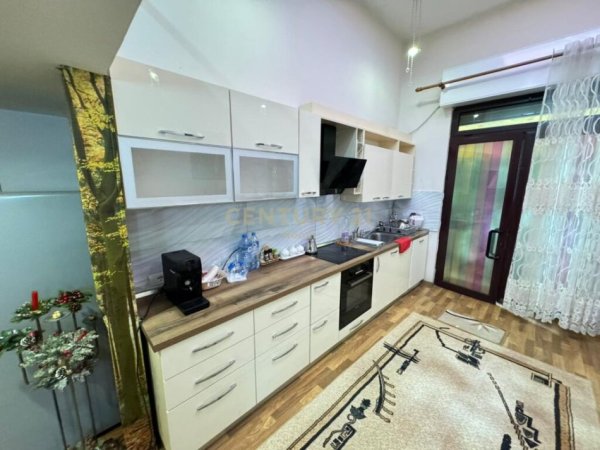 Tirane, shitet apartament , 