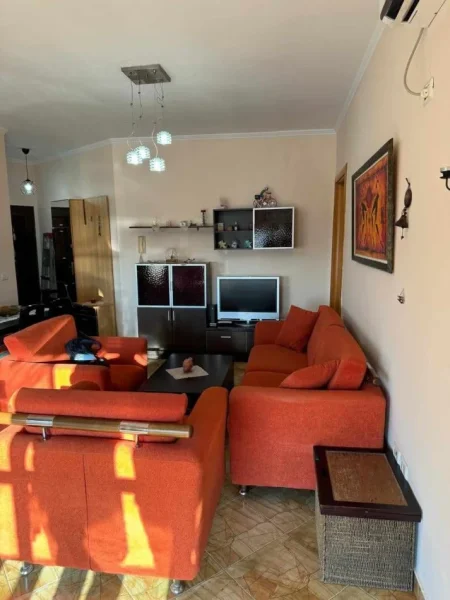 Durres, jepet me qera 2+1 Kati 8, 70 m² 350 € (Plazh,Durres)