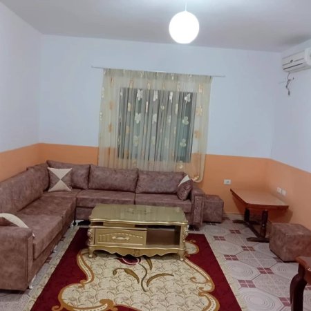 Tirane, jepet me qera shtepi 1+1+Ballkon Kati 1, 1 m² 331 € (Lucie Miloti)
