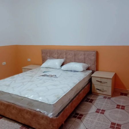 Tirane, jepet me qera shtepi 1+1+Ballkon Kati 1, 1 m² 331 € (Lucie Miloti)