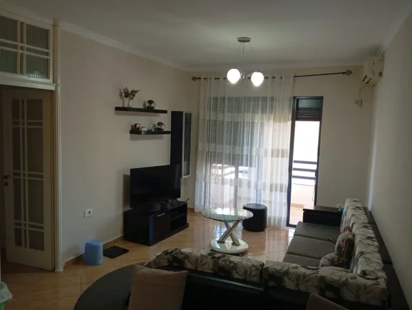 Tirane, jepet me qera apartament 2+1+Ballkon Kati 7, 85 m² 450 € (Astir)