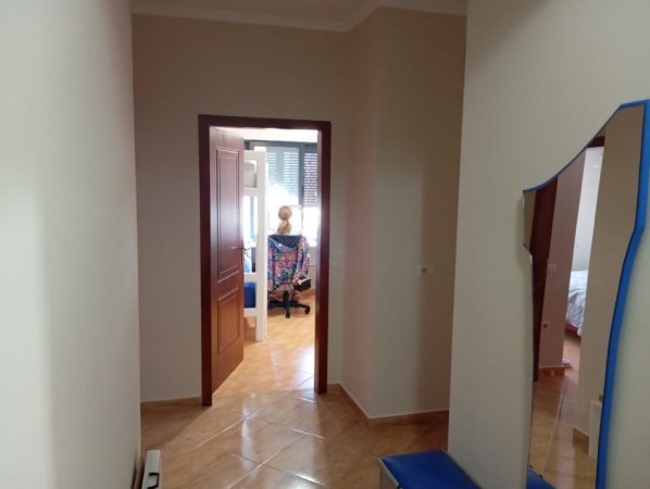 Tirane, jepet me qera apartament 2+1+Ballkon Kati 7, 85 m² 450 € (Astir)