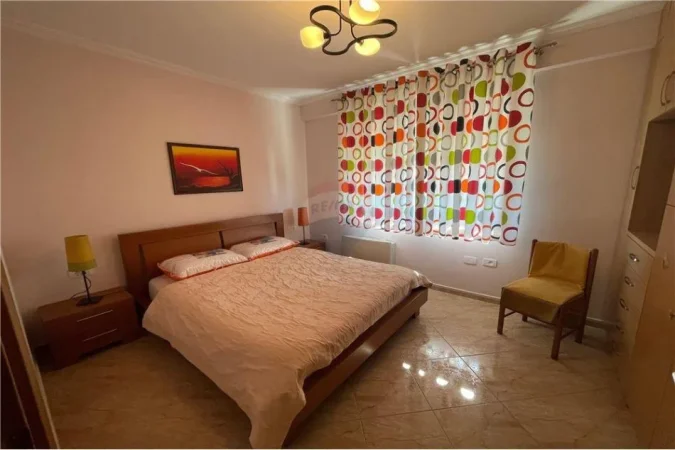 Tirane, jepet me qera apartament 1+1 Kati 8, 50 m² 500 € (Rruga Kavajes)