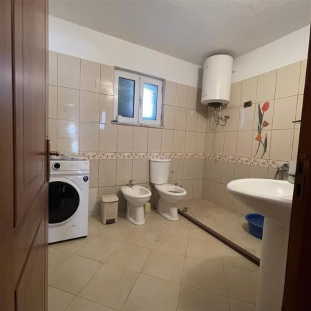 Tirane, jepet me qera shtepi 1+1+Ballkon Kati 1, 70 m² 350 € (Vangjel Koca)