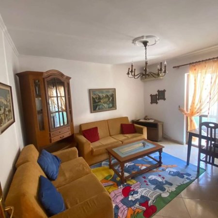 Tirane, jepet me qera apartament 2+1 Kati 4, 67 m² 450 € (Materniteti i ri)