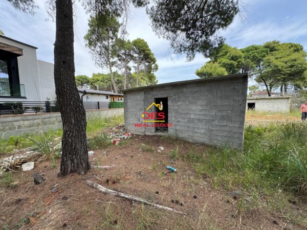 Vlore, shitet truall , 282 m² 210.000 € (Rruga Sazani)