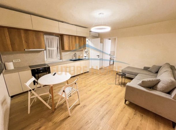 Tirane, shitet apartament 1+1 Kati 4, 57 m² 135.000 € (Rruga e Barrikadave)