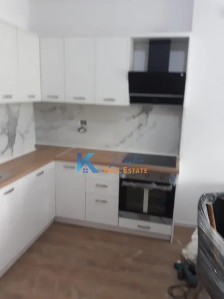 Tirane, jap me qera apartament 1+1+Ballkon Kati 3, 60 m² 350 € (Ali Dem)