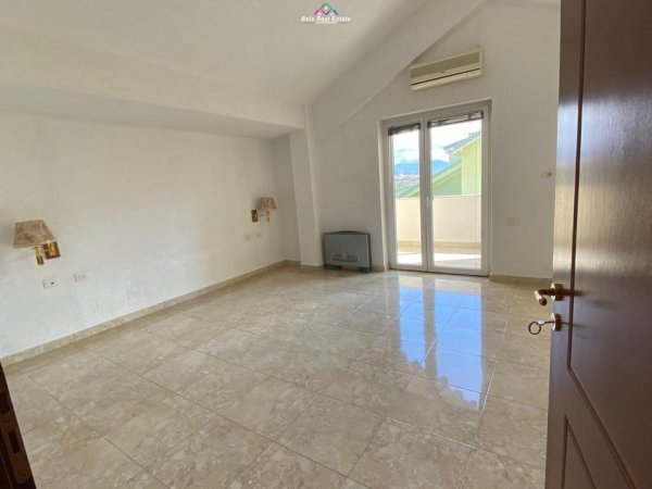 Tirane, jepet me qera apartament 3+1 Kati 7, 360 m² 1.200 € (rruga hamdi sina)