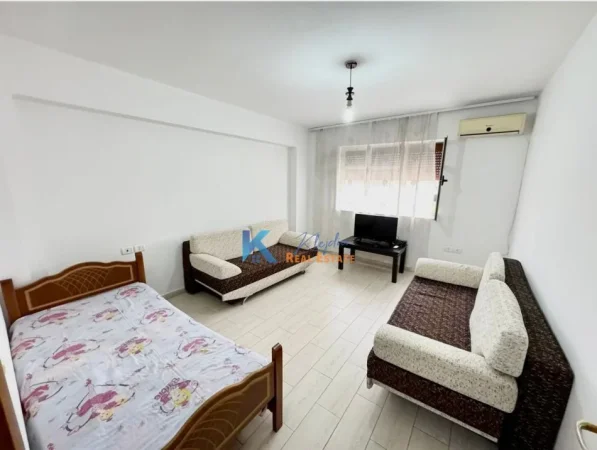 Tirane, jap me qera apartament 2+1+Ballkon Kati 5, 94 m² 350 € (Kthesa e Kamzes)