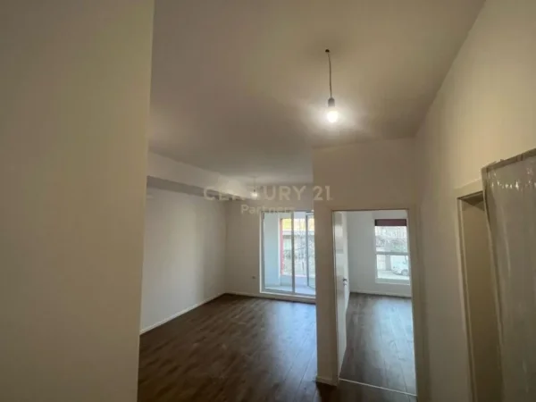 Tirane, jepet me qera apartament 1+1 Kati 2, 59 m² 330 € (Ali Dem, te Rezidenca Kaimi)