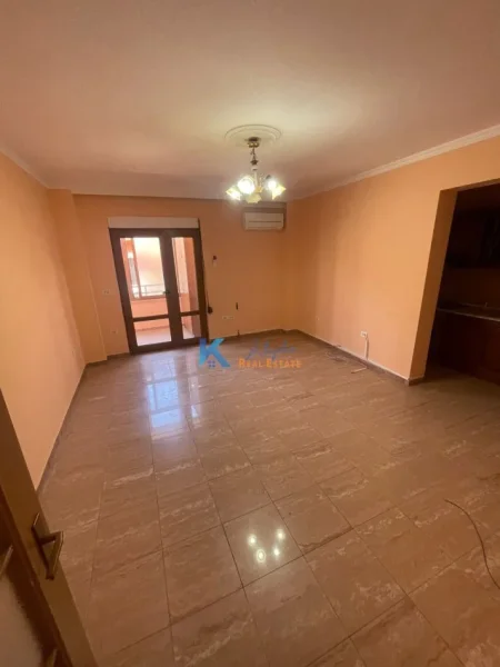 Tirane, jap me qera zyre Kati 4, 90 m² 470 € (Bulevardi Zogu I)