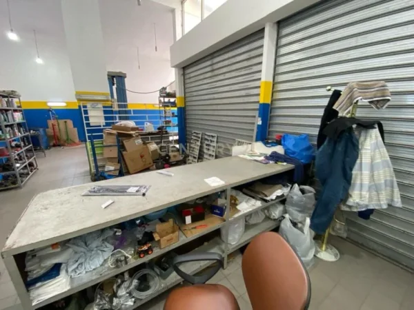 Tirane, shitet ambjent biznesi Kati 0, 73 m² 258.000 € (Komunes se Parisit)