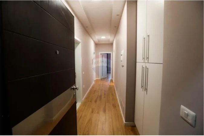 Tirane, jepet me qera apartament Kati 7, 120 m² 1.200 € 