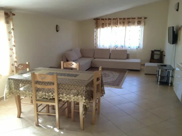 Tirane, jepet me qera apartament 2+1+Ballkon Kati 3, 180 m² 700 € (fuat toptani)