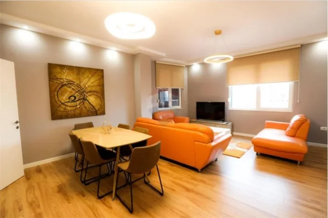 Tirane, jepet me qera apartament 2+1 Kati 7, 120 m² 1.200 € (Rruga Myrtezim Kellici - Qender)