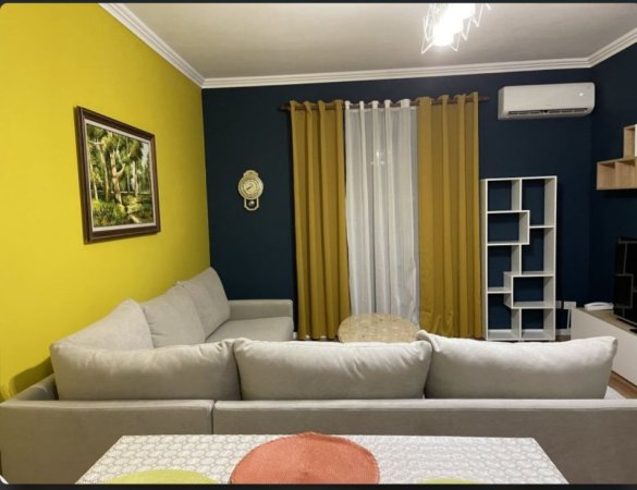 Tirane, jepet me qera apartament 2+1 Kati 1, 100 m² 600 € (Medrese)