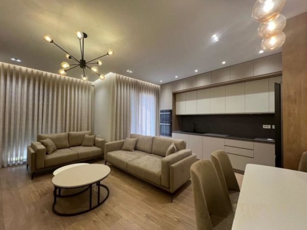 Tirane, jepet me qera apartament 2+1 Kati 1, 107 m² 1.000 € (Rose Garden)