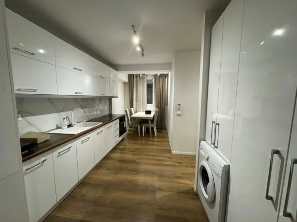 Tirane, jepet me qera apartament 1+1 Kati 4, 50 m² 500 € (ABDYL FRASHERI)