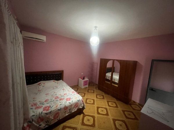 Tirane, jepet me qera Vile 2+1 Kati 1, 180 m² 450 € (Allias)